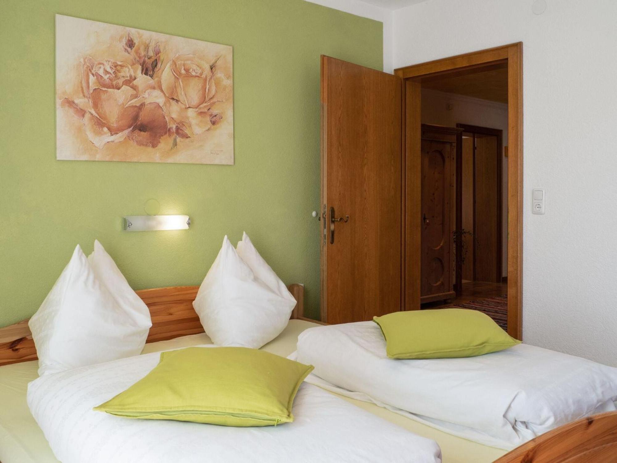 Lovely Apartment With Terrace In Fuegenberg Buitenkant foto